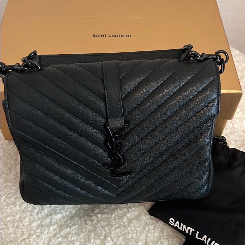 Saint Laurent Black / black hardware bag